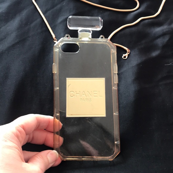 Rare Chanel 5 IPhone case with chain - Picture 3 of 16
